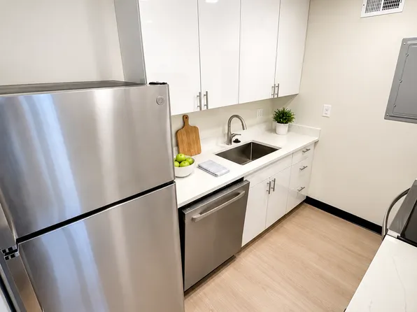 1105 Massachusetts Ave #9G1, Cambridge, MA 02138