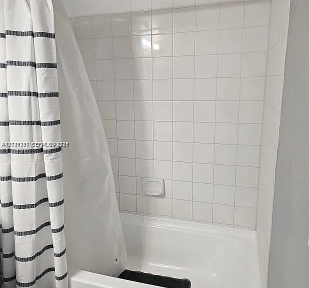 7601 E Treasure Dr #811 — Photo 15