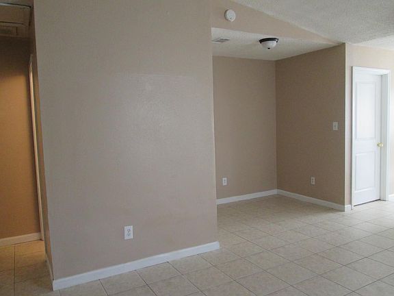 4th image of 8256 Continental Ct