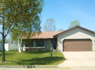 709 S Daybreak Dr, Appleton, WI 54915