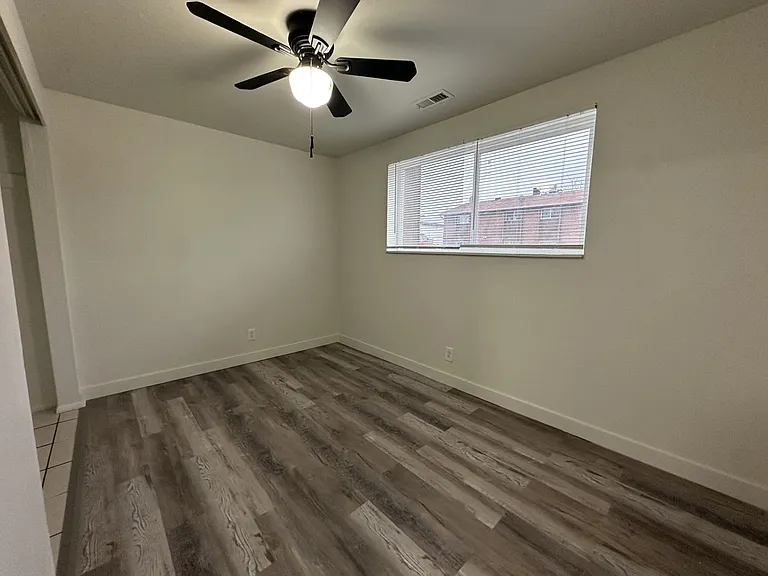 1801 W Parkway Blvd — Photo 8