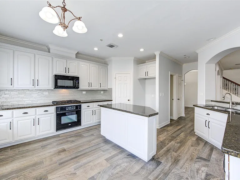 4340 Lake Walk Ct — Photo 13