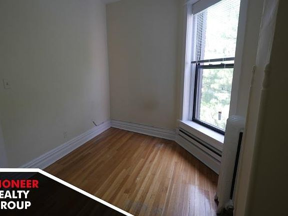 5th image of 438 W Belden Ave APT 19