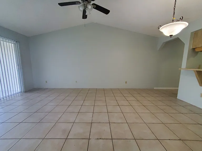 913 Gleason Pkwy #4 — Photo 4