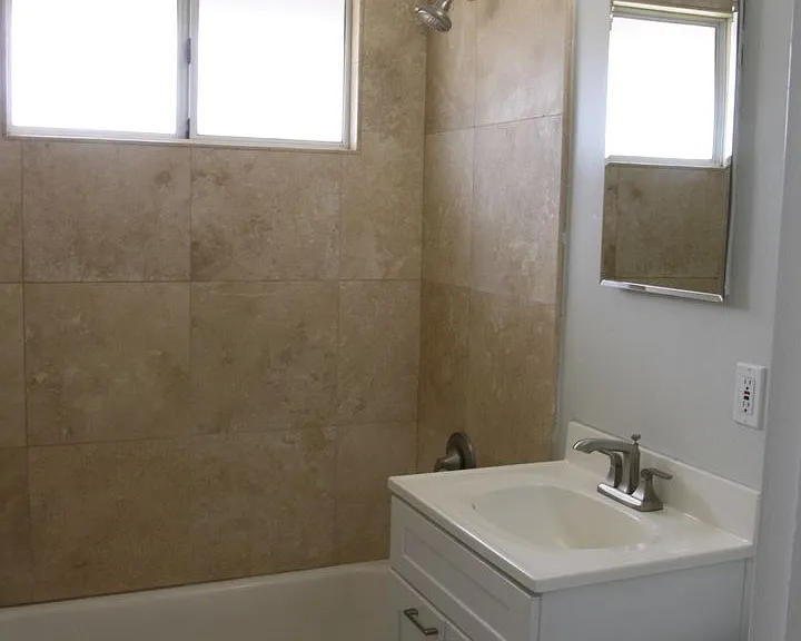 4434 La Crosse Ave — Photo 8