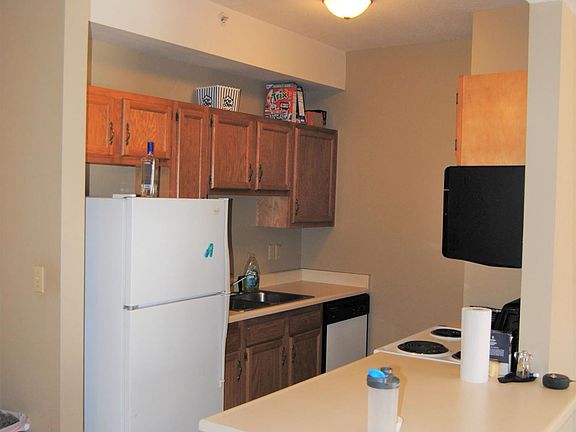 3rd image of 29 N Cedar Lake Dr W APT 206
