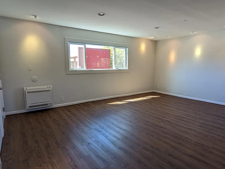 436 Center St — Photo 7