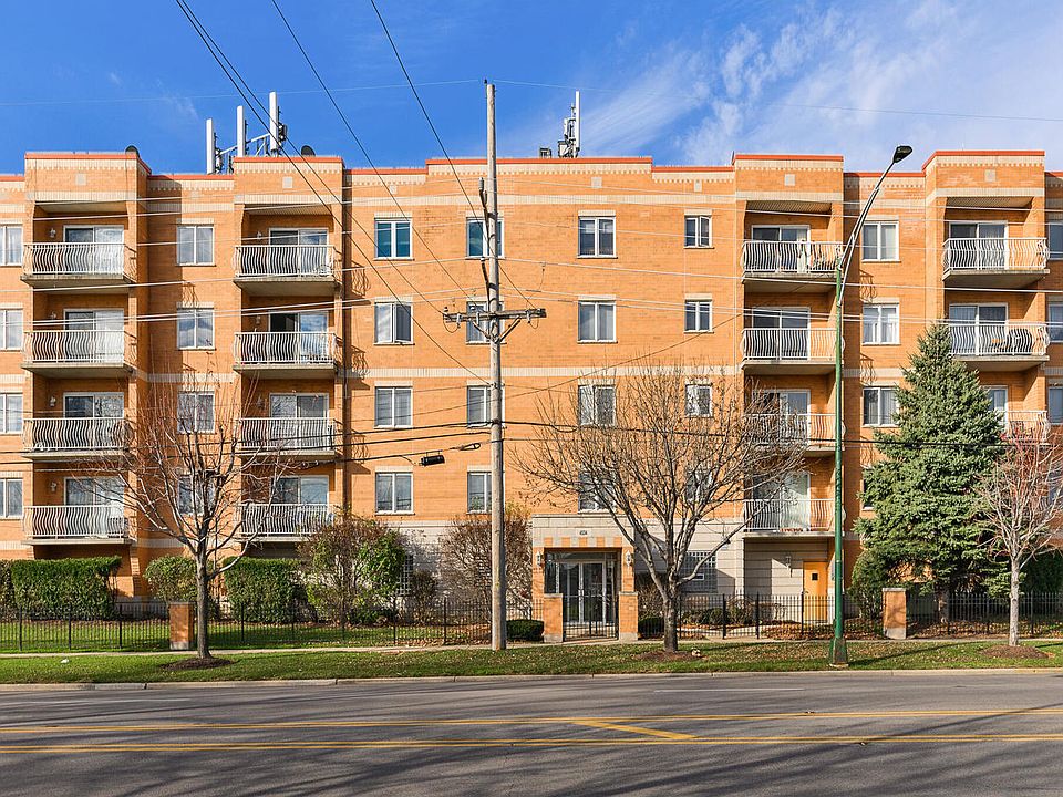 1st image of 4534 N Cumberland Ave Unit 201