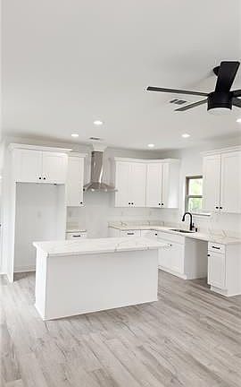 2nd image of 3014 Mandeville St #3014