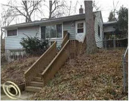 1115 Fountain St photo 1