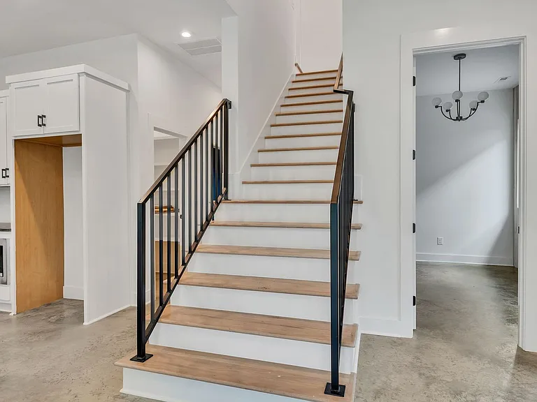 5917 Robertson Ave — Photo 11