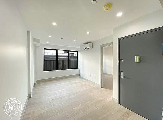 4th image of 133 Marcus Garvey Blvd #4