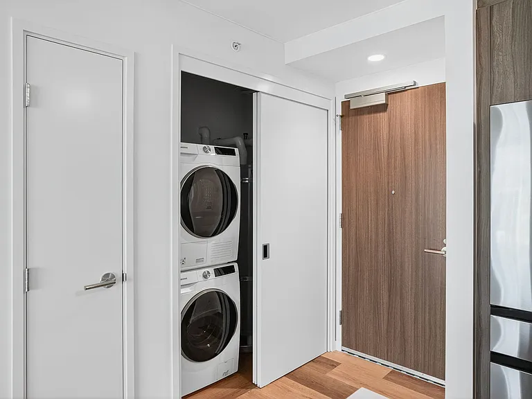 1515 Liona St #2002 — Photo 9