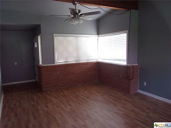 3rd image of 1905 College Dr