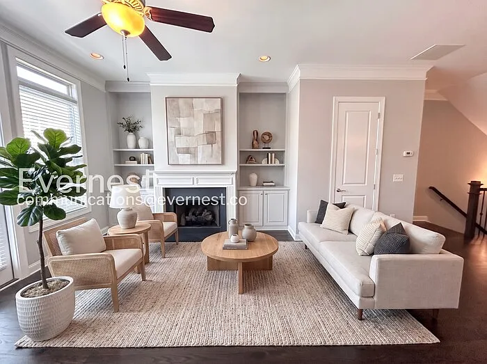 3 bed, 3.5 bath, 2500 sqft, $2,900 — Photo 2