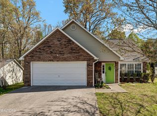 8284 Oak Terrace Ln, Powell, TN 37849