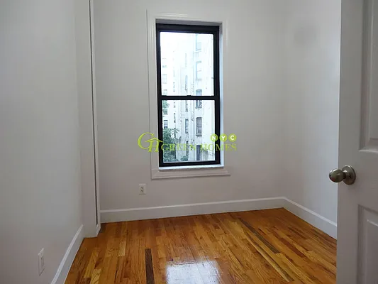 Rented by Green Home NY Realty LLC | media 36