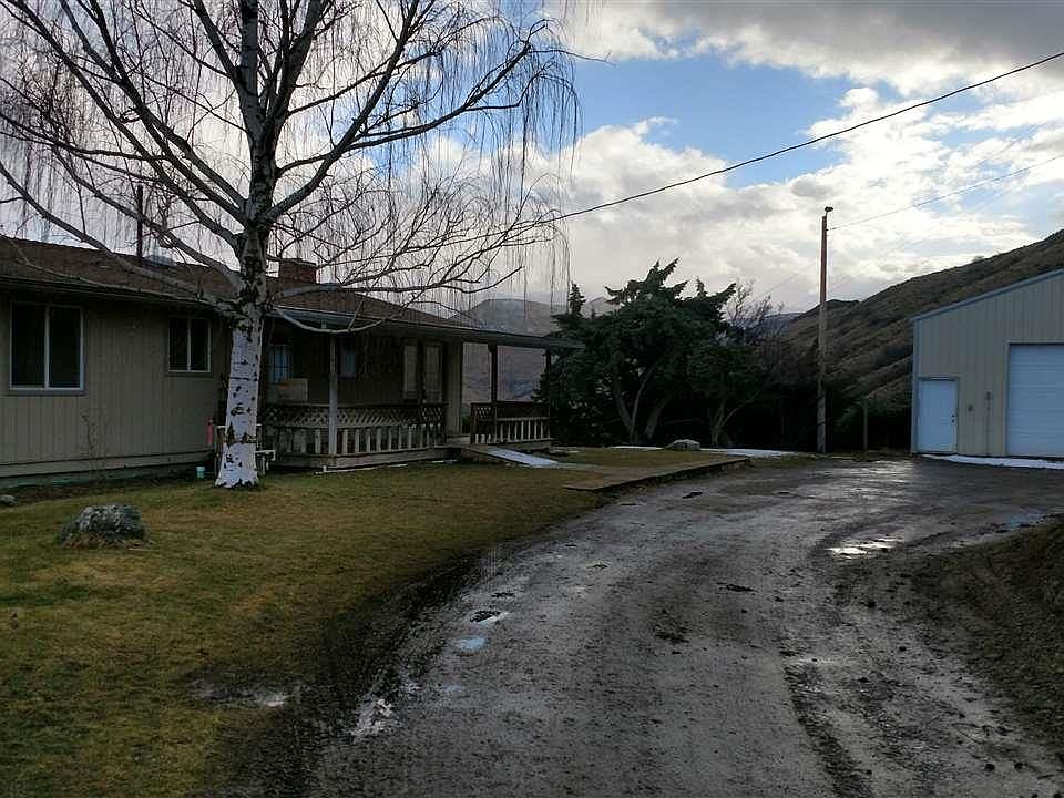 1st image of 161 Cemetery Rd