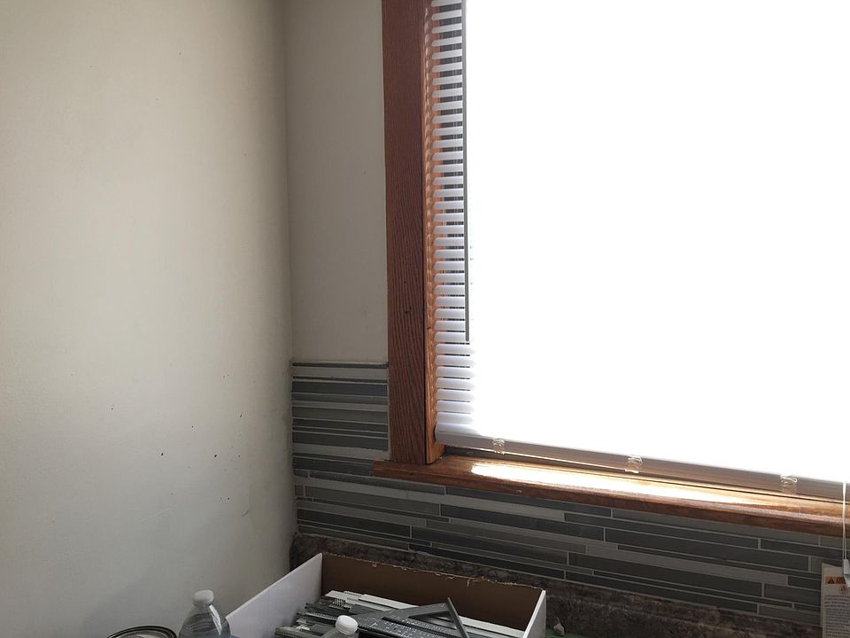 1st image of 118 N Waller Ave APT 1E