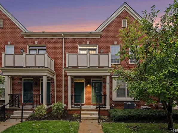1111 Fountain View Cir, South Lyon, MI 48178