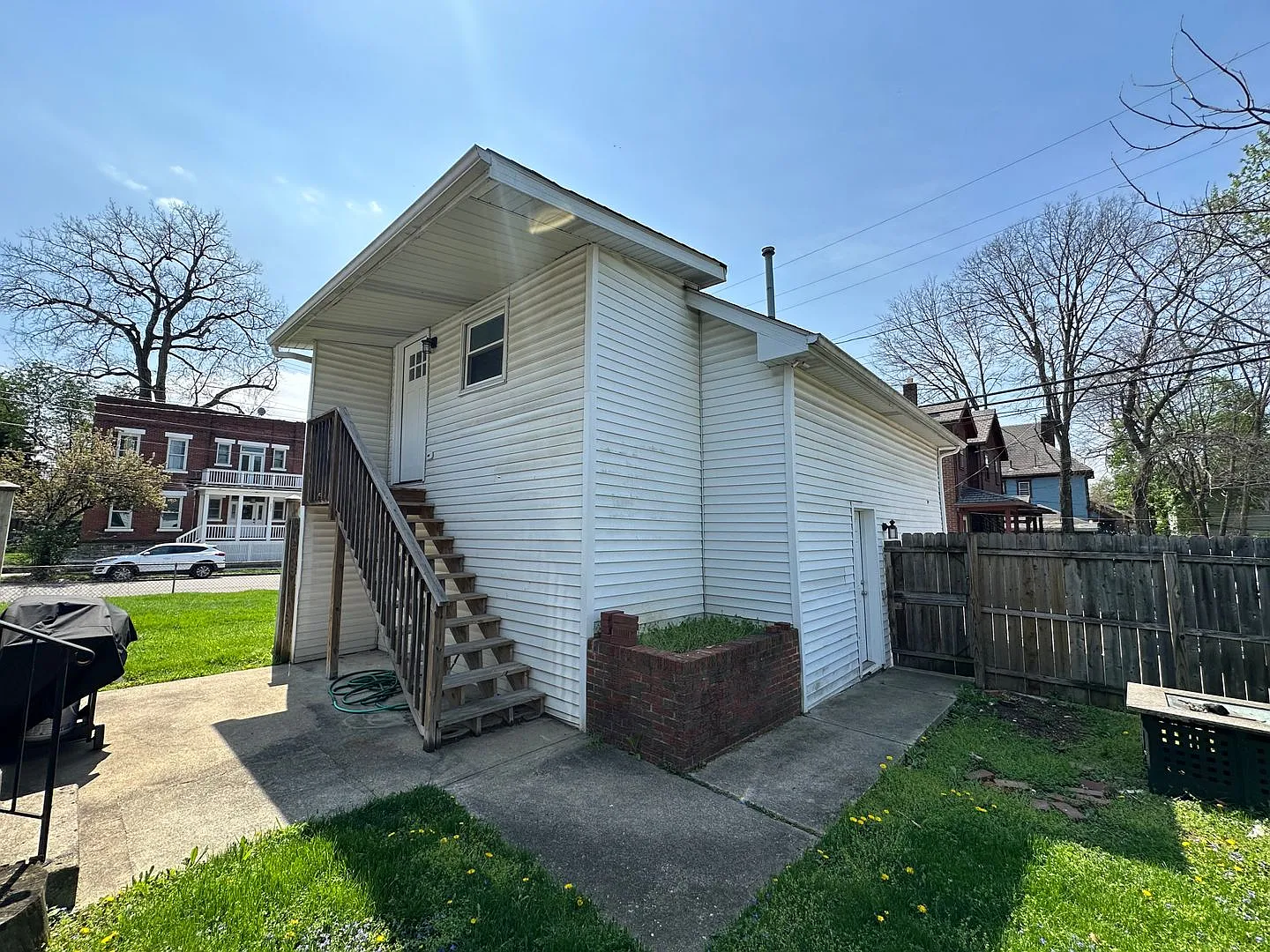 Highland St 1177-1177.5 ONYX — Photo 1