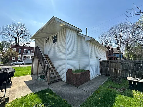 Highland St 1177-1177.5 ONYX Photo 1