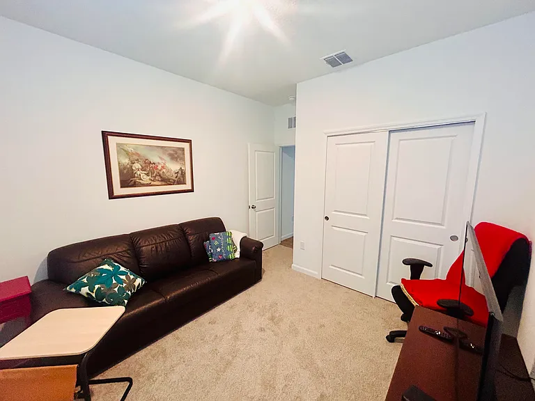 Den or 3rd bedroom