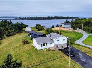 227 Kingsburg Rd, Lunenburg, NS B0J 2X0