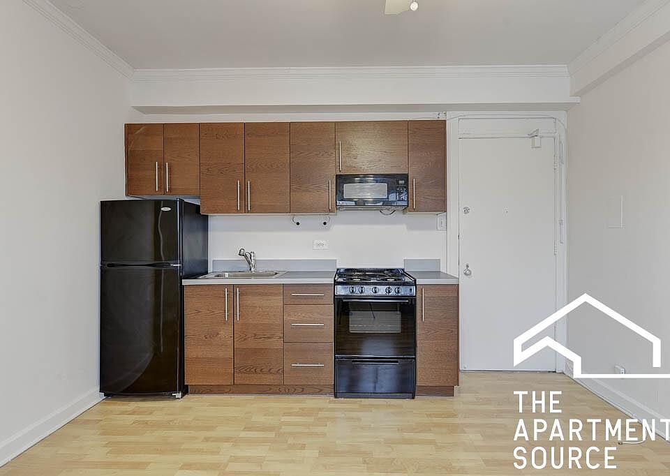 1st image of 1942 N Lincoln Ave #409