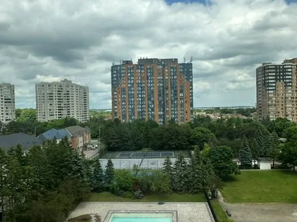 300 Alton Towers Cir #806, Toronto, ON M1V 4X9
