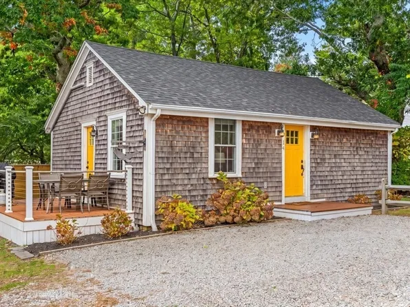 14 Sullivan Ave, Plymouth, MA 02360