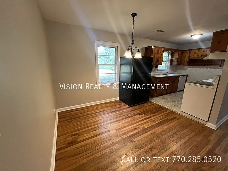 1148 Center St SW — Photo 7