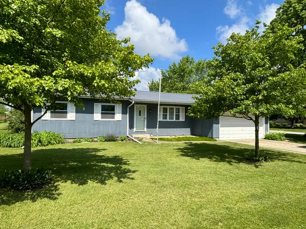 207 3rd St, Buckley, IL 60918