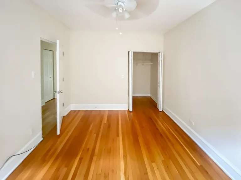1601 W Berteau Ave — Photo 15