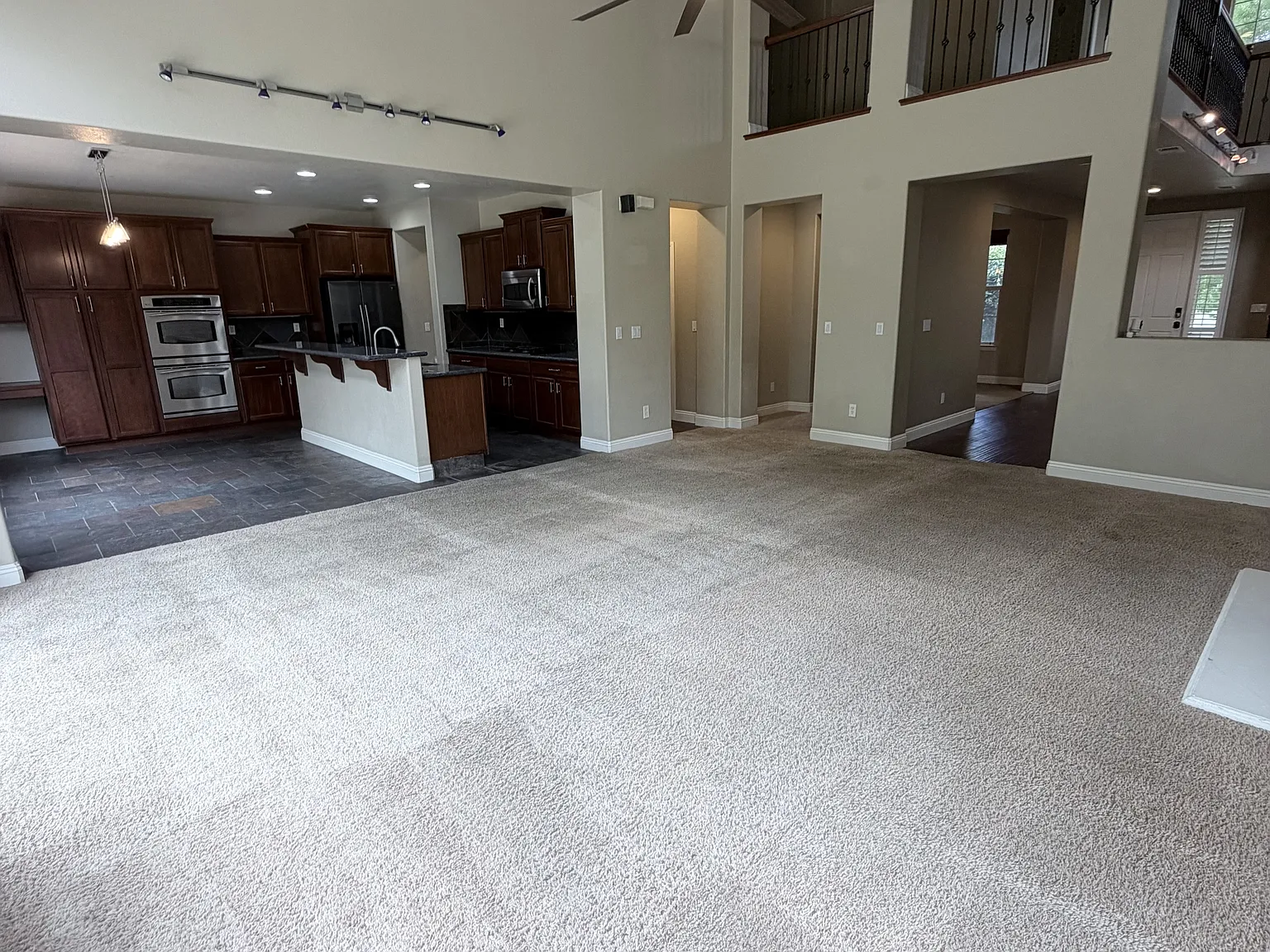 615 Royal Windsor Court - 1 — Photo 2