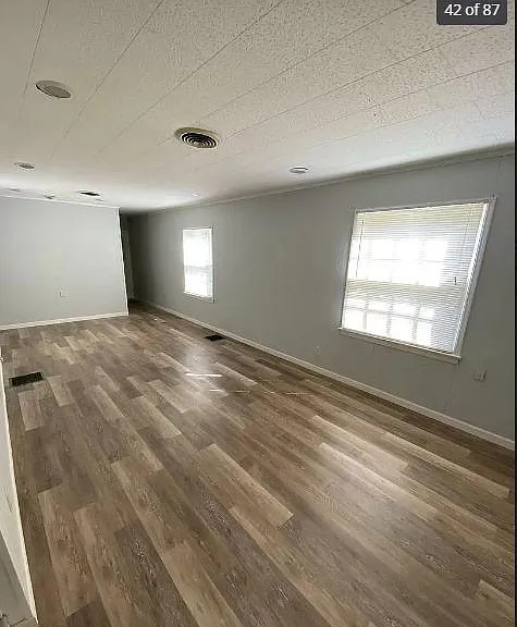 2419 S Greenwood Ave — Photo 36