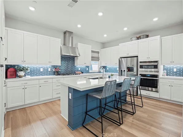 27717 Knoll View Pl, Valencia, CA 91381