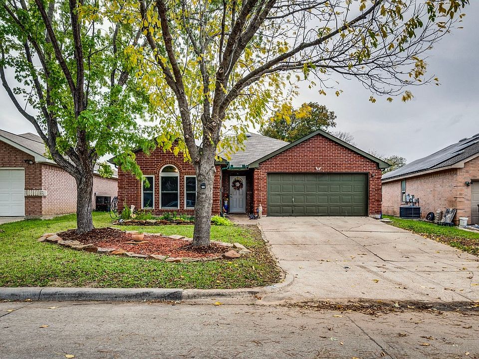 1st image of 422 Hollyberry Dr