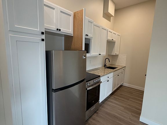 4th image of 321 Garrison St #32