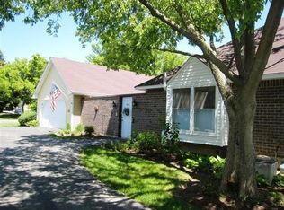 1020 Dartmouth Dr, Wheaton, IL