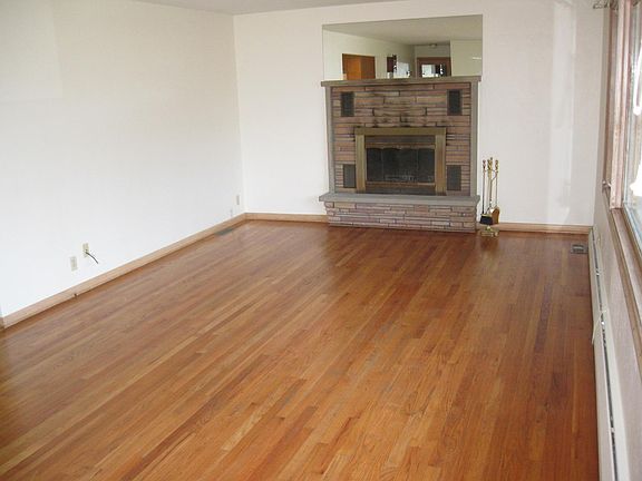 2nd image of 1419 Liberty Ln