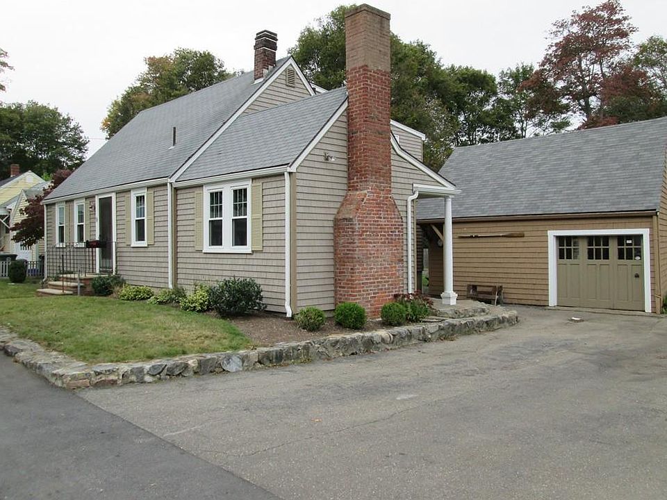 1st image of 12 Woodbury Dr