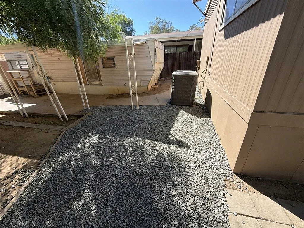 2 bed, 1060 sqft, $2,250 — Photo 4