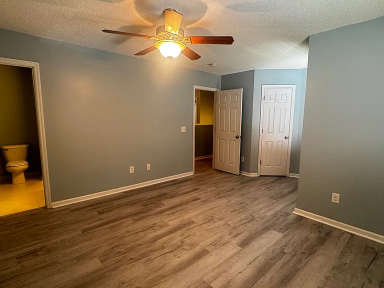 104 Republic Ct — Photo 12