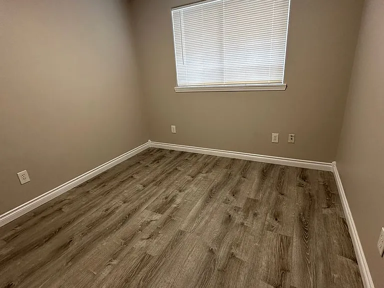 3327 Rockingham Ct NE — Photo 24