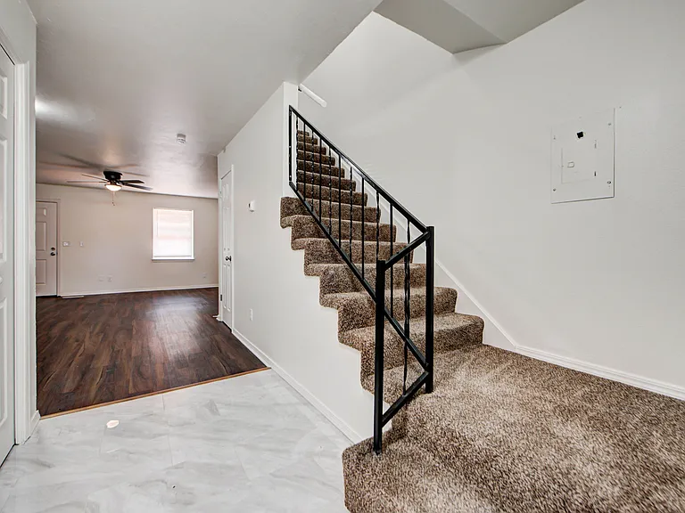 2112 Melrose Dr #1 — Photo 4