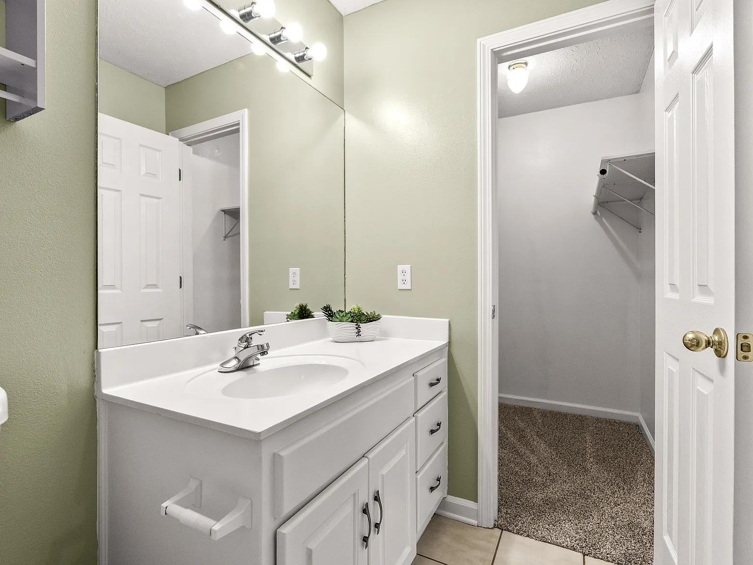 3 bed, 1348 sqft, $1,600 — Photo 4