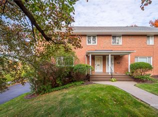 762 Robinwood Dr, Pittsburgh, PA 15220