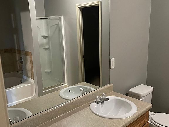 5th image of 2604 Hickory Ln