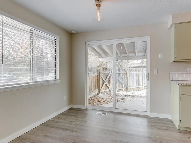 2910 & 2912 S Holden Ave — Photo 14